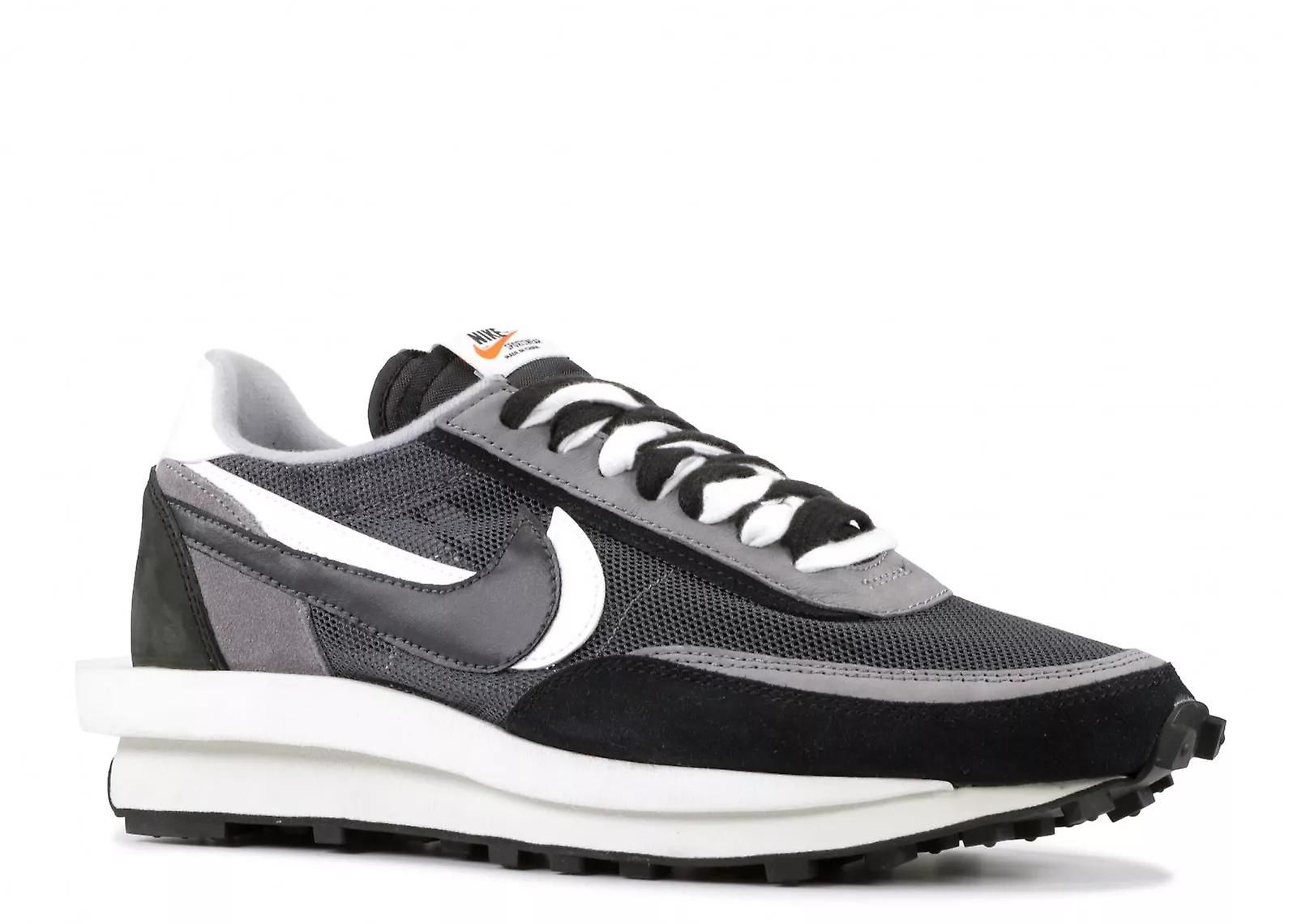 Nike Waffle Daybreak x Sacai, серый с черным, текстиль, сетка, замша, мужские